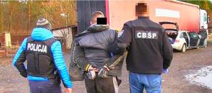 [VIDEO] Województwo Lubuskie: W wyniku współpracy Rutkowskiego z Policją, gang okradający TIR-y z użyciem luksusowych aut rozbity! Akcja z udziałem 200 policjantów z Gorzowa Wlkp., Katowic, Poznania, Szczecina i Wrocławia. Oraz z Czech, Niemiec i Austrii!