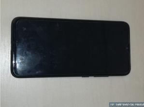 [VIDEO] Ukradł telefon stojąc w kolejce przed sklepem