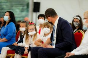 [VIDEO] Premier: oby już nigdy żadna pandemia nie zakłócała normalnego toku funkcjonowania szkoły