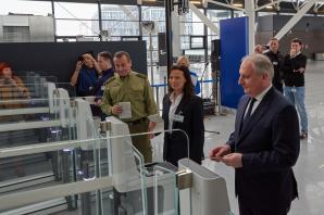 Utrudnienia dla kombinatorów na lotnisku w Gdańsku