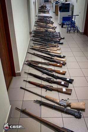 [VIDEO] CBŚP przejęło 134 jednostki broni