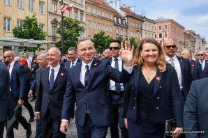 [VIDEO] Obchody Święta Narodowego Trzeciego Maja z udziałem pary prezydenckiej