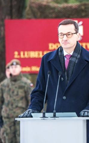 [VIDEO] Premier Mateusz Morawiecki: Dzisiaj z dumą odbudowujemy wielkie tradycje Wojska Polskiego