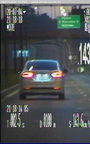 [VIDEO] Dwaj kierowcy stracili uprawnienia podczas jednej kontroli