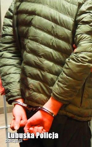 [VIDEO] Policjanci zatrzymali podejrzanych o brutalne pobicie