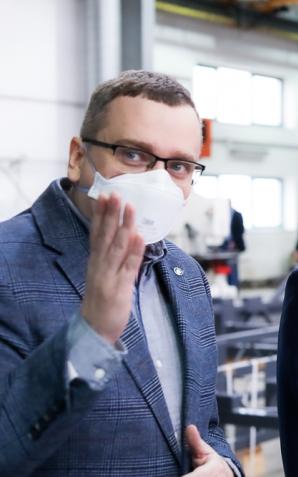 [VIDEO] Kolejne rządowe pieniądze dla firm – 4,5 mld zł na wsparcie polskich przedsiębiorców