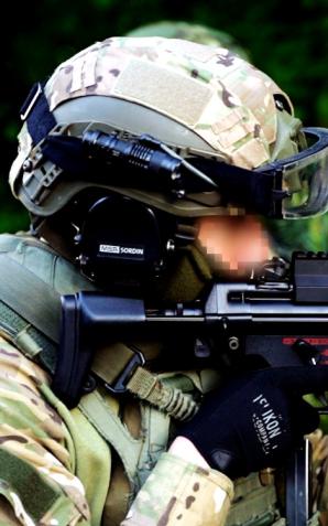 [VIDEO] Trzej zatrzymani za obrót amfetaminą, jeden z nich dodatkowo odpowie za nielegalne posiadanie broni