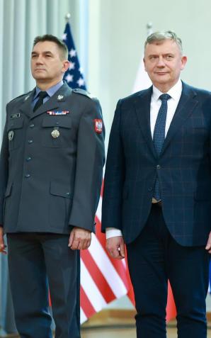 [VIDEO] O pociskach powietrze - ziemia JASMM-ER i o zwiększeniu zdolności rozpoznawczym polskiej armii mówił Wicepremier Kosiniak-Kamysz po podpisaniu umowy na zakup nowego systemu uzbrojenia