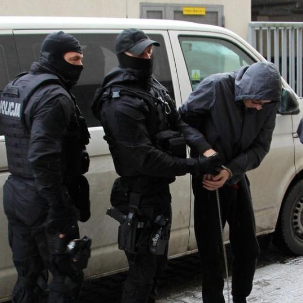 Poznań - policjanci zatrzymali sprawców napadu na bank