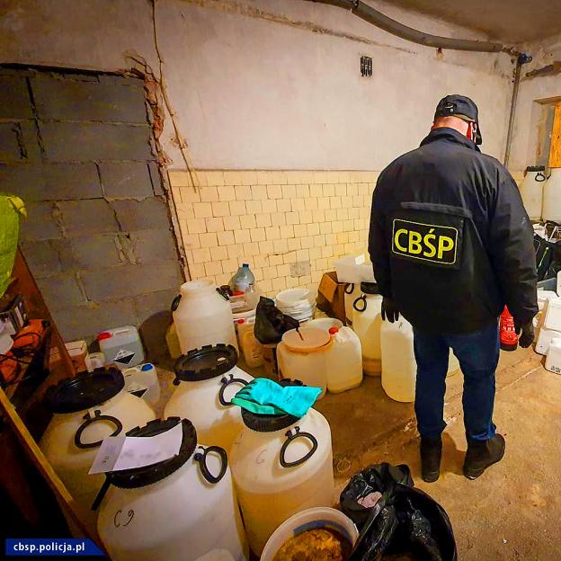 [VIDEO] CBŚP i KWP zlikwidowało laboratorium metamfetaminy, przejmując ponad 3 kg narkotyku