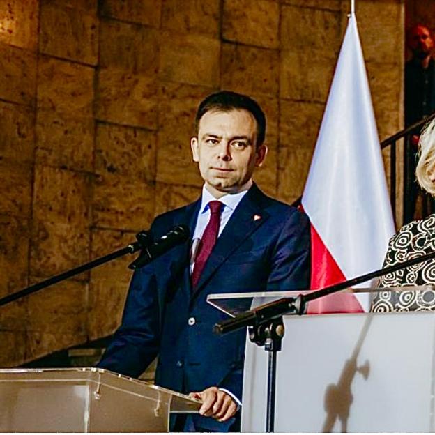 [VIDEO] Katowice: Ministerstwo Przemysłu rozpoczyna pracę! Pierwsze poza Warszawą!