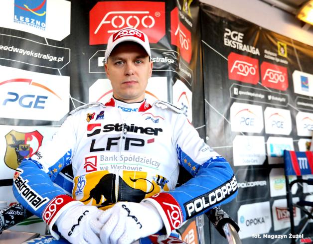 [VIDEO] Sezon motocyklowy w pełni. O rozsądek na drodze, w spocie komendy wojewódzkiej policji w lublinie, apeluje żużlowiec Jarosław Hampel