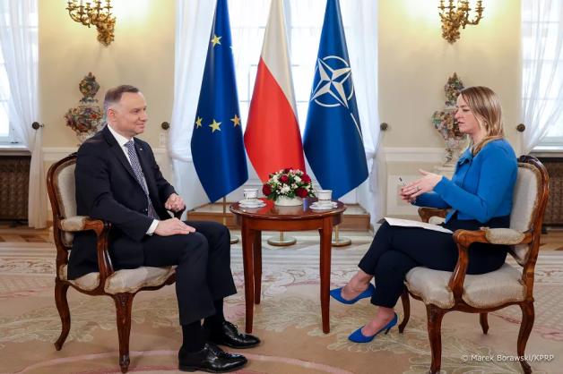 Prezydent w BBC: Decyzja o przekazaniu Ukrainie F-16 musi być podjęta wspólnie