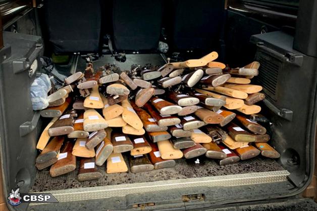 [VIDEO] CBŚP przejęło 134 jednostki broni