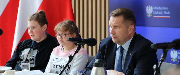 Szef MEiN spotkał się z uczniami i opiekunami z Zespołu Szkół Specjalnych w Warcie